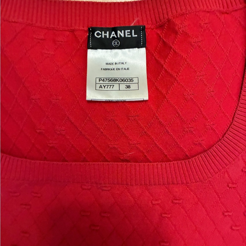 CHANEL 2014 Spring Red Textured Knit 2-Piece Skirt Suit Set - Picture 3 of 15